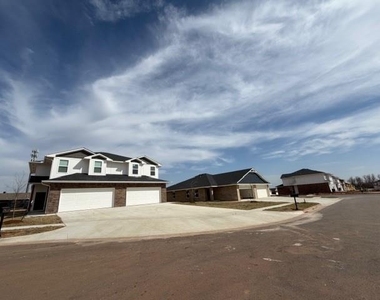 301 Aaran Way - Photo Thumbnail 3
