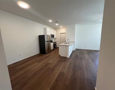 306 Liam Drive - Photo Thumbnail 20