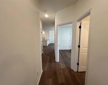 306 Liam Drive - Photo Thumbnail 15