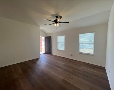 306 Liam Drive - Photo Thumbnail 23