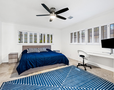 4761 Bayview Drive - Photo Thumbnail 9
