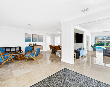 4761 Bayview Drive - Photo Thumbnail 2