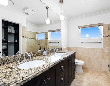 4761 Bayview Drive - Photo Thumbnail 16