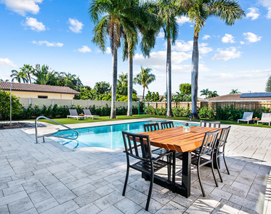 4761 Bayview Drive - Photo Thumbnail 19