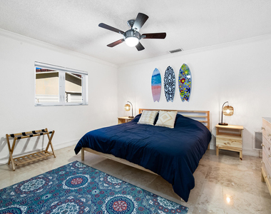 4761 Bayview Drive - Photo Thumbnail 14