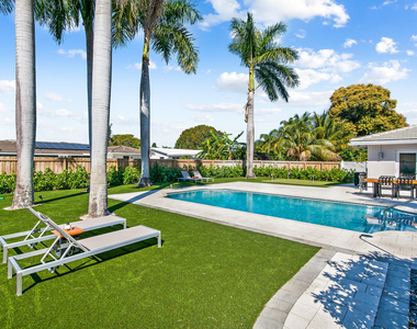 4761 Bayview Drive - Photo Thumbnail 20