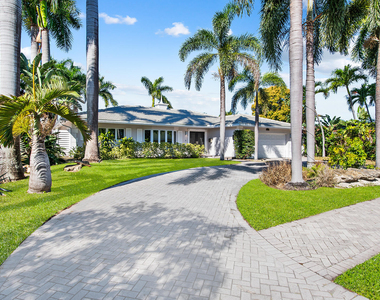 4761 Bayview Drive - Photo Thumbnail 23