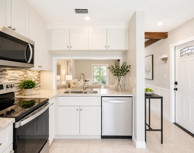 5330 Mendoza Street - Photo Thumbnail 22