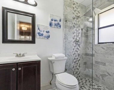 5330 Mendoza Street - Photo Thumbnail 10
