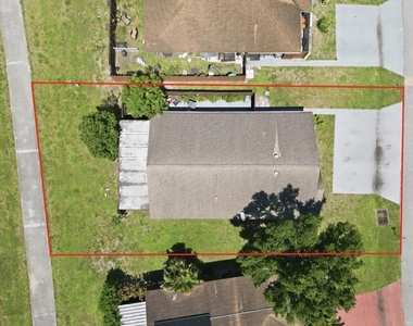 5330 Mendoza Street - Photo Thumbnail 18