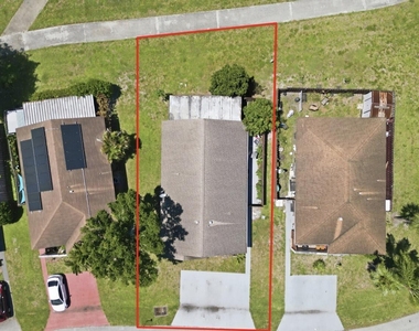 5330 Mendoza Street - Photo Thumbnail 20