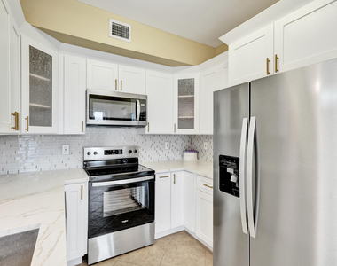 651 Okeechobee Boulevard - Photo Thumbnail 3