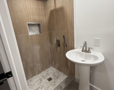 13345 Nw 2nd Avenue - Photo Thumbnail 5