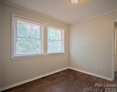 3031 Attaberry Drive - Photo Thumbnail 5