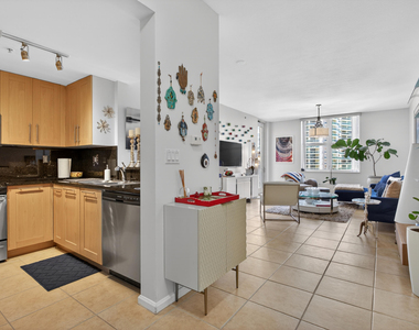 511 Se 5th Avenue - Photo Thumbnail 3