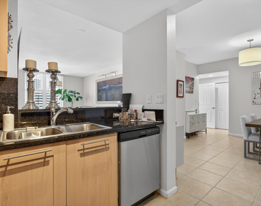 511 Se 5th Avenue - Photo Thumbnail 7