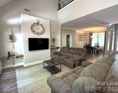 6629 Tuskan Drive - Photo Thumbnail 8