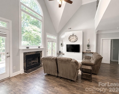 6629 Tuskan Drive - Photo Thumbnail 7