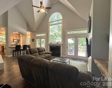 6629 Tuskan Drive - Photo Thumbnail 9