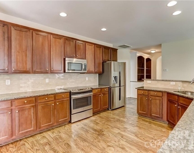 5067 Timber Falls Drive - Photo Thumbnail 7