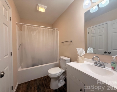 67 Travora Circle - Photo Thumbnail 12