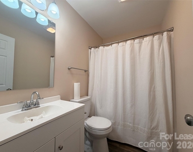 67 Travora Circle - Photo Thumbnail 14