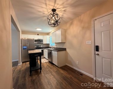 67 Travora Circle - Photo Thumbnail 4