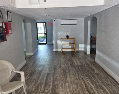 450 Egret Circle - Photo Thumbnail 2