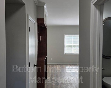 5949 Quail Hollow Road - Photo Thumbnail 2