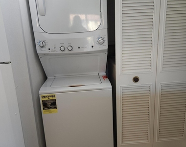 502 Shady Pine Way - Photo Thumbnail 10