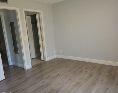 502 Shady Pine Way - Photo Thumbnail 19