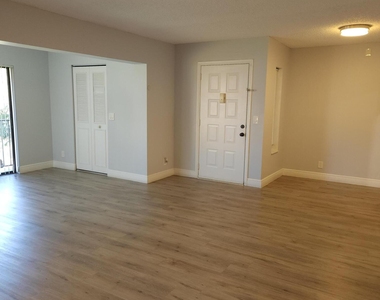 502 Shady Pine Way - Photo Thumbnail 1