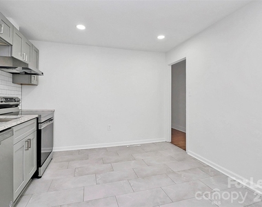 405 Pine Street - Photo Thumbnail 7