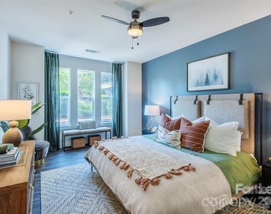 902 West Fourth Street - Photo Thumbnail 8