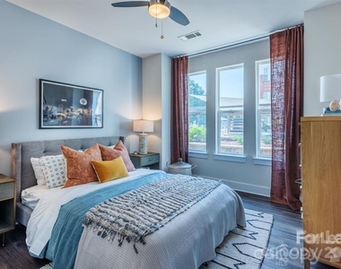 902 West Fourth Street - Photo Thumbnail 9
