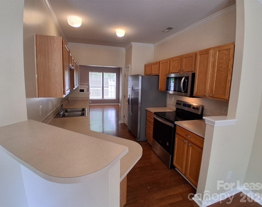 9572 Blossom Hill Drive - Photo Thumbnail 23