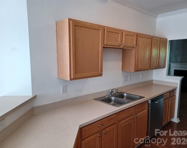 9572 Blossom Hill Drive - Photo Thumbnail 4