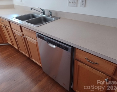 9572 Blossom Hill Drive - Photo Thumbnail 7