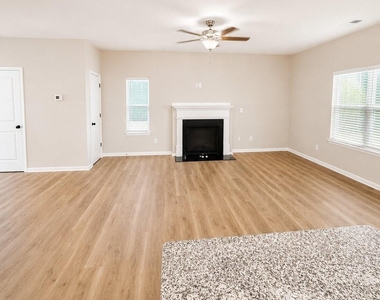 3228 Mcgee Hill Drive - Photo Thumbnail 4