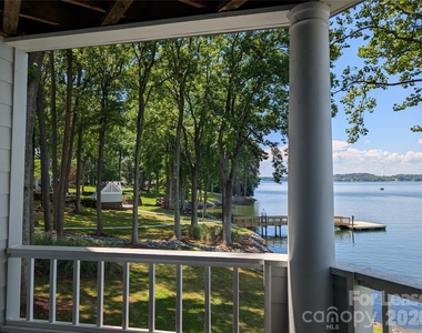 350 Northwest Drive - Photo Thumbnail 21