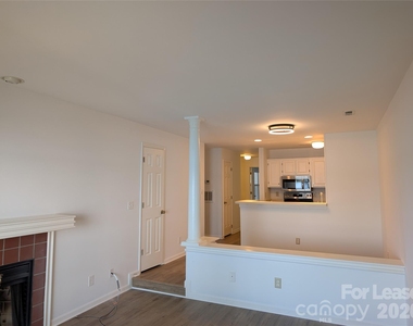 350 Northwest Drive - Photo Thumbnail 18
