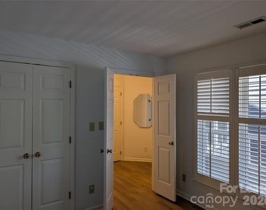 350 Northwest Drive - Photo Thumbnail 10