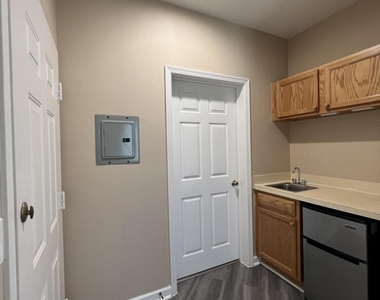 8242 Mulligan Circle - Photo Thumbnail 5
