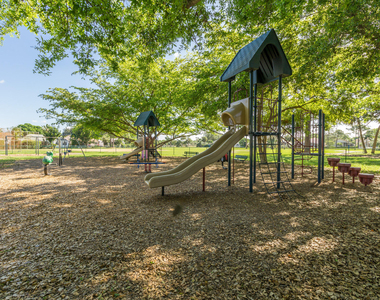 178 Pinewood Court - Photo Thumbnail 27