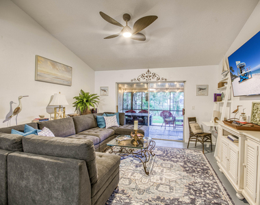178 Pinewood Court - Photo Thumbnail 2
