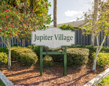178 Pinewood Court - Photo Thumbnail 20