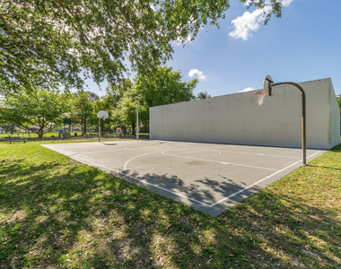 178 Pinewood Court - Photo Thumbnail 25
