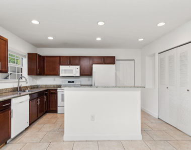 3525 Nw 114th Lane - Photo Thumbnail 1