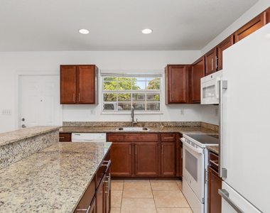 3525 Nw 114th Lane - Photo Thumbnail 3