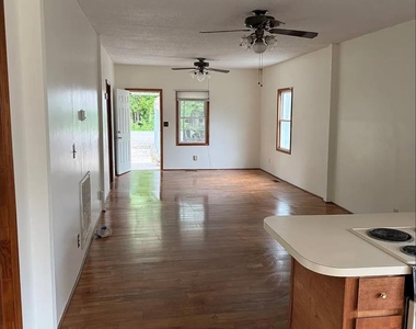 2885 Fair Oaks Drive - Photo Thumbnail 4